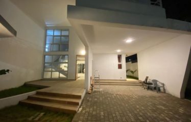 ABIDJAN COCODY : Villa duplex 6 pièces avec piscine à louer