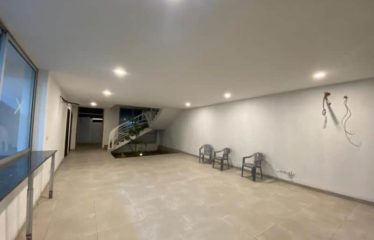 ABIDJAN COCODY : Villa duplex 6 pièces avec piscine à louer