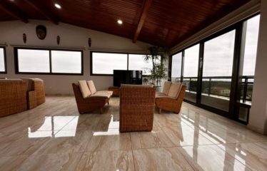 GRAND-BASSAM : Senena Terrasse Penthouse – Location meublée