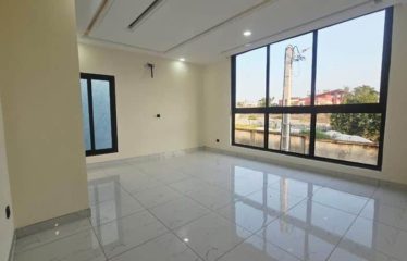 ABIDJAN COCODY: Triplex villa for sale