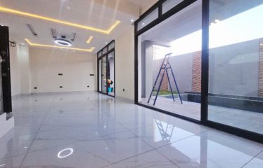 ABIDJAN COCODY: Triplex villa for sale