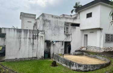 ABIDJAN COCODY : Villa duplex à vendre 6 pièces