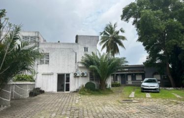 ABIDJAN COCODY : Villa duplex à vendre 6 pièces
