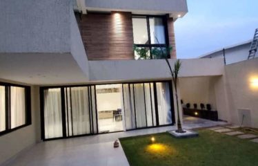 ABIDJAN ANGRÉ : Maison duplex 8 pièces à vendre