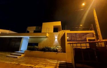 ABIDJAN ANGRÉ : Maison duplex 8 pièces à vendre