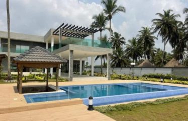 ASSINIE : Vente somptueuse villa duplex 11 pièces