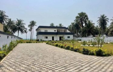 ASSINIE : Vente somptueuse villa duplex 11 pièces