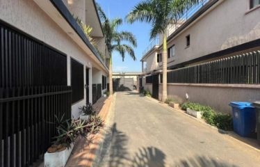 ABIDJAN COCODY : Location de villa duplex meublé ou non meublé