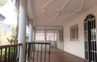 ABIDJAN COCODY : Location villa basse avec piscine