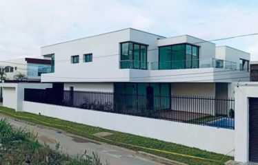 ABIDJAN COCODY : Vente villa 7 pièces avec piscine