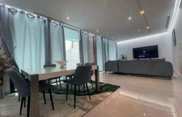 ABIDJAN COCODY : Location villa T5 meublée avec piscine