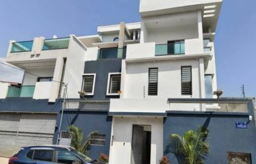 ABIDJAN COCODY : Vente villa triplex – Vue sur lagune