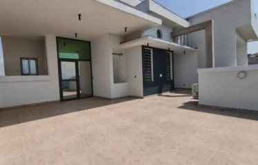 ABIDJAN COCODY : Vente villa triplex – Vue sur lagune