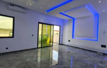 ABIDJAN COCODY : Vente villa triplex – Vue sur lagune