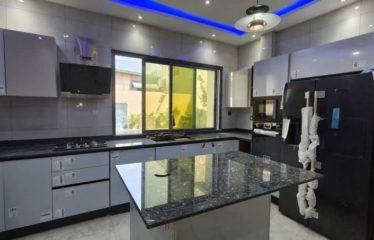 ABIDJAN COCODY : Vente villa triplex – Vue sur lagune