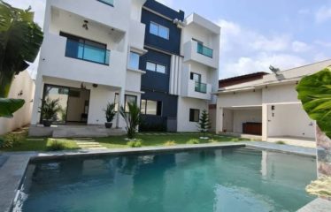 ABIDJAN COCODY : Vente villa triplex – Vue sur lagune