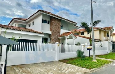 ABIDJAN COCODY : Vente villa duplex – Cité les CAMELIA