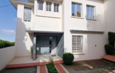 ABIDJAN PLATEAU : Location villa duplex de 1000m2