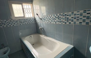 ABIDJAN COCODY : Villa duplex 12 pièces à louer