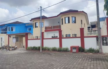 ABIDJAN COCODY : Maison duplex 8 pièces en location