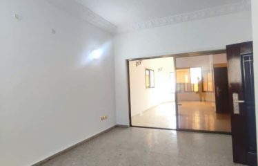 ABIDJAN COCODY : Maison duplex 8 pièces en location