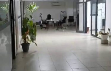 ABIDJAN MARCORY : Magasin à louer – Boulevard Vge