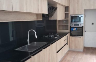 ABIDJAN COCODY : Villa de standing 6 chambres à louer – Piscine / Rooftop