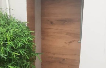 ABIDJAN COCODY : Villa de standing 6 chambres à louer – Piscine / Rooftop