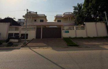 ABIDJAN ANGRÉ : Location maison duplex 15 pièces