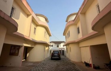 ABIDJAN ANGRÉ : Location maison duplex 15 pièces