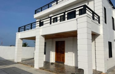 ABIDJAN BINGERVILLE : Vente maison triplex 7 pièces