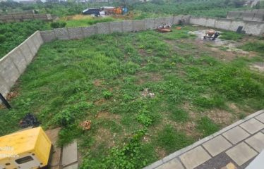 ABIDJAN BINGERVILLE : Vente maison triplex 7 pièces