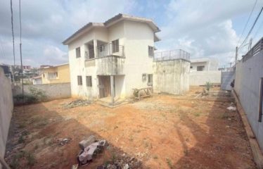 ABIDJAN COCODY : Vente villa duplex 5 pièces sur 510 m2