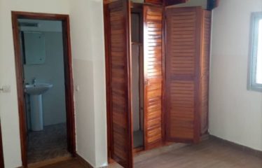 ABIDJAN COCODY : Vente villa F6 – 450 m2