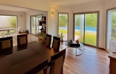 ABIDJAN COCODY : Vente villa F6 avec piscine