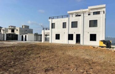 ABIDJAN BINGERVILLE : Vente maison triplex 7 pièces