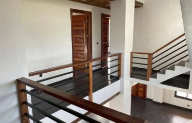 ABIDJAN BINGERVILLE : Vente maison triplex 7 pièces