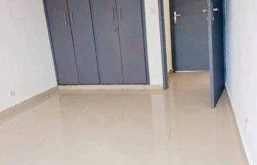 ABIDJAN COCODY : Location appartement penthouse F4 – Vue lagunaire