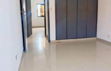 ABIDJAN COCODY : Location appartement penthouse F4 – Vue lagunaire