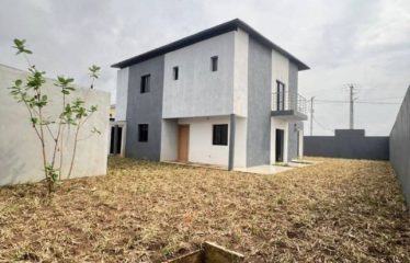 ABIDJAN BINGERVILLE : Vente maison duplex 5 pièces