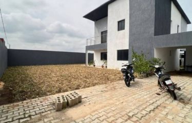 ABIDJAN BINGERVILLE : Vente maison duplex 5 pièces
