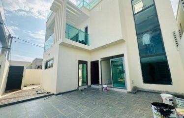 ABIDJAN BINGERVILLE : Vente villa duplex 6 pièces