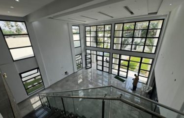 ABIDJAN COCODY : Location villa de prestige 9 pièces