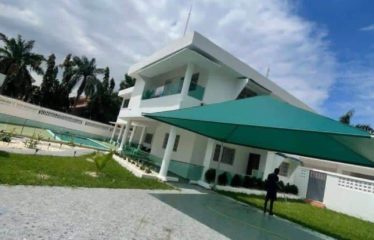 ABIDJAN COCODY : Location villa duplex 10 pièces – Piscine