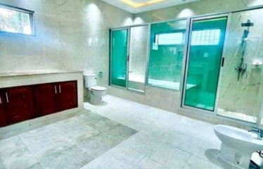 ABIDJAN COCODY : Location villa duplex 10 pièces – Piscine