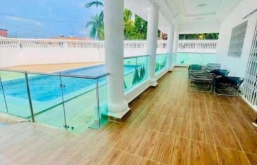 ABIDJAN COCODY : Location villa duplex 10 pièces – Piscine