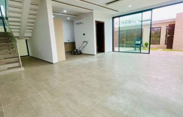 ABIDJAN COCODY : Location villa triplex 6 pièces