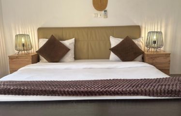 ABIDJAN COCODY : Location villa meublée 6 pièces avec piscine privée