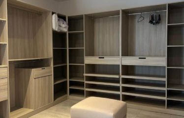 ABIDJAN COCODY : Location villa meublée 6 pièces avec piscine privée