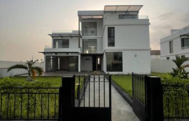 ABIDJAN COCODY : Location villa triplex 8 pièces